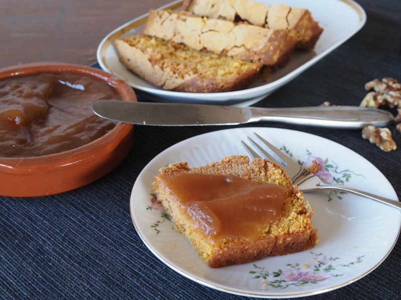 Kürbisbrot mit Apfelbutter